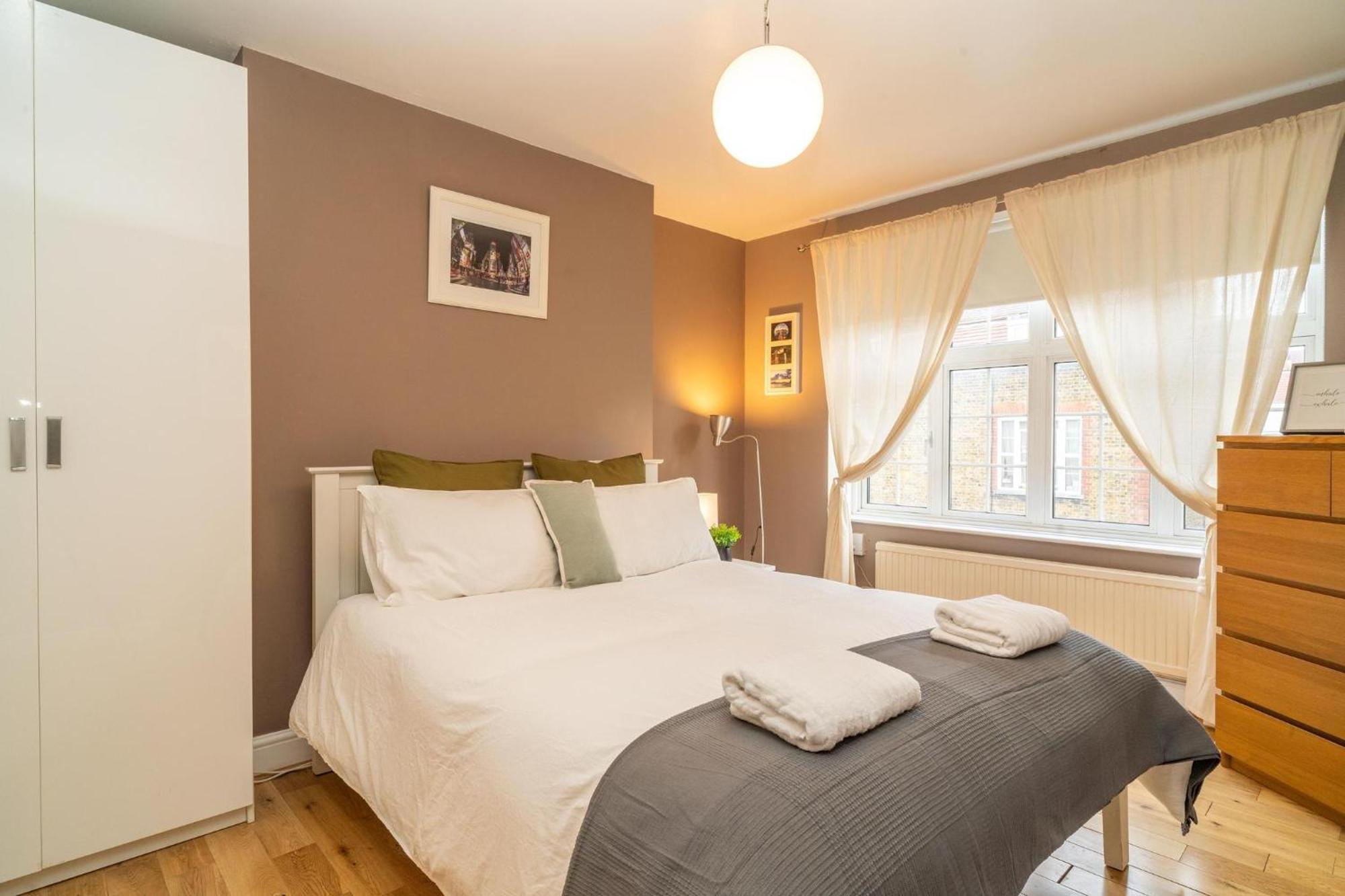 Location! 2 Bed/2Bath - Pro Host Londres Exterior foto