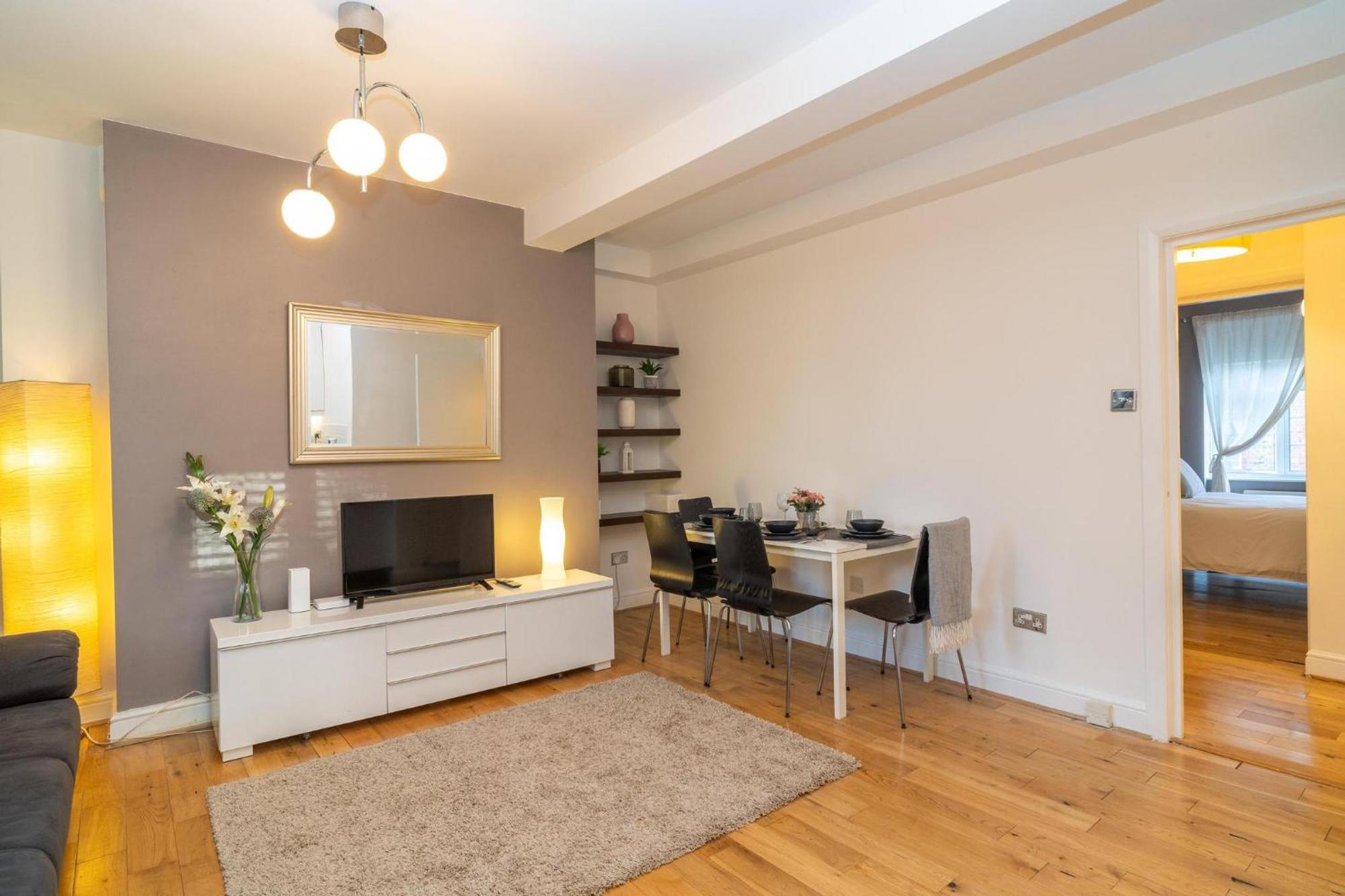 Location! 2 Bed/2Bath - Pro Host Londres Exterior foto