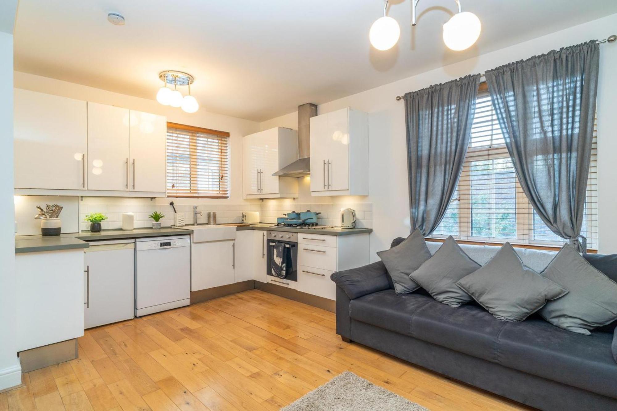 Location! 2 Bed/2Bath - Pro Host Londres Exterior foto