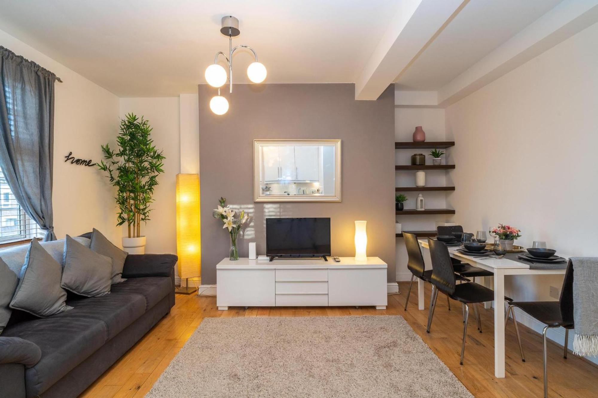 Location! 2 Bed/2Bath - Pro Host Londres Exterior foto