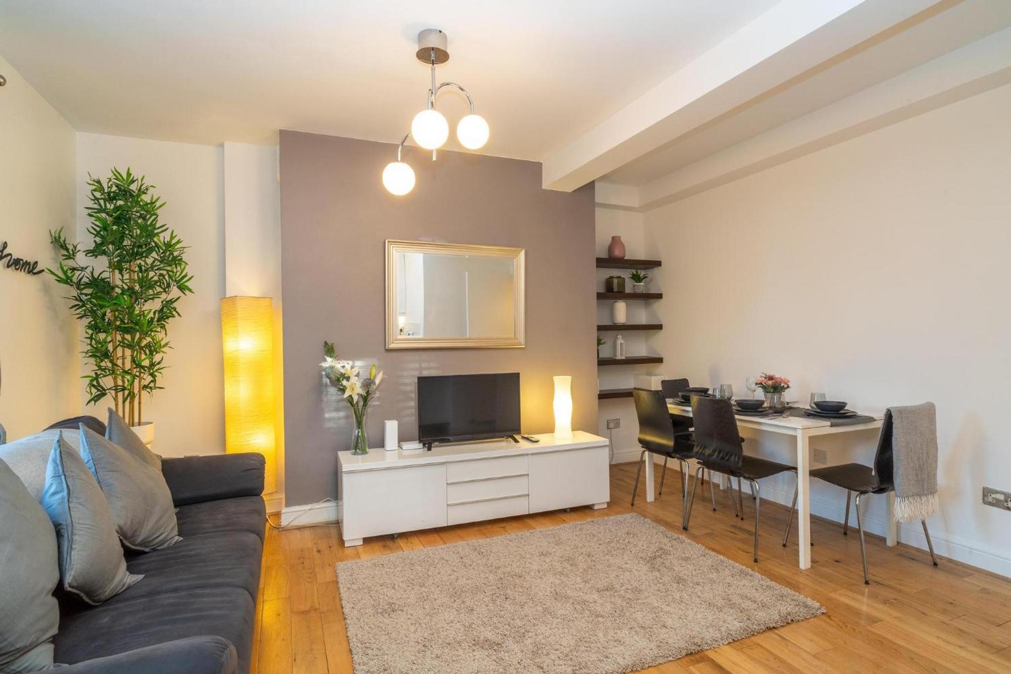 Location! 2 Bed/2Bath - Pro Host Londres Exterior foto