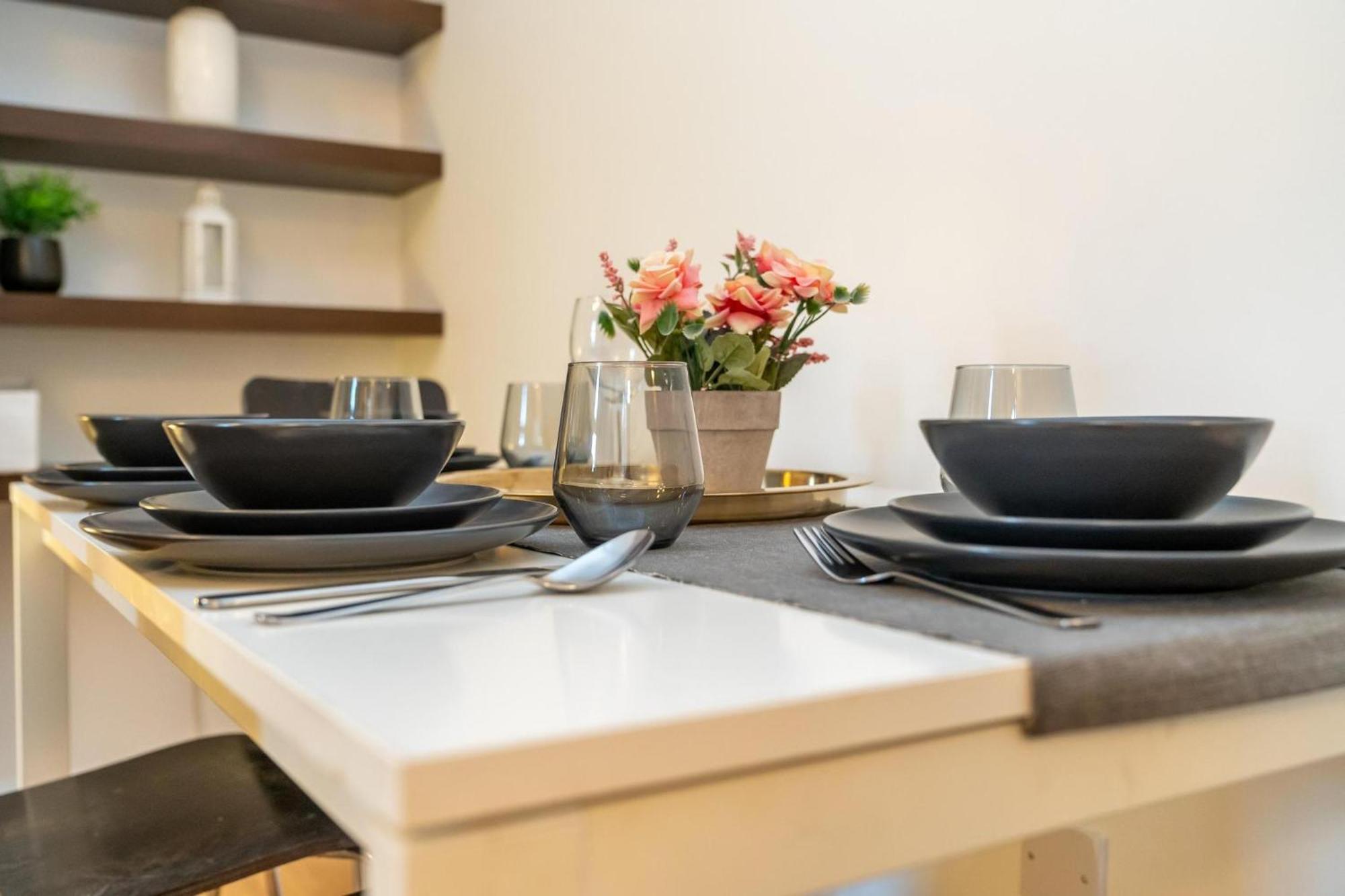 Location! 2 Bed/2Bath - Pro Host Londres Exterior foto